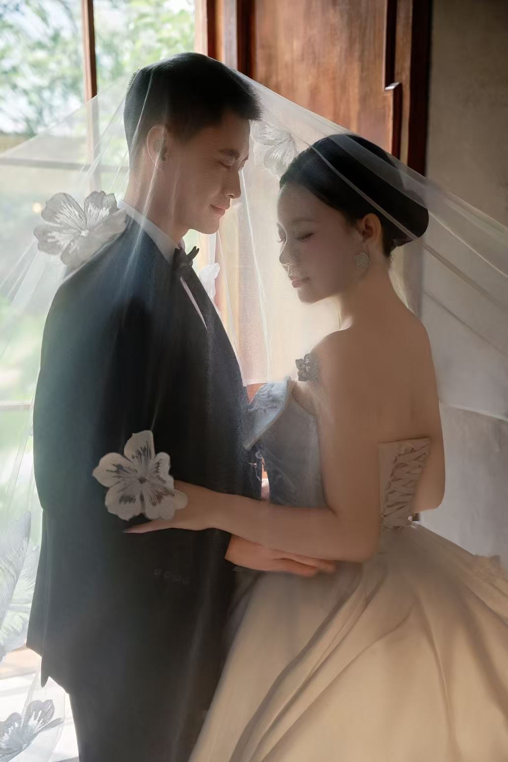 新人轻纱婚纱照